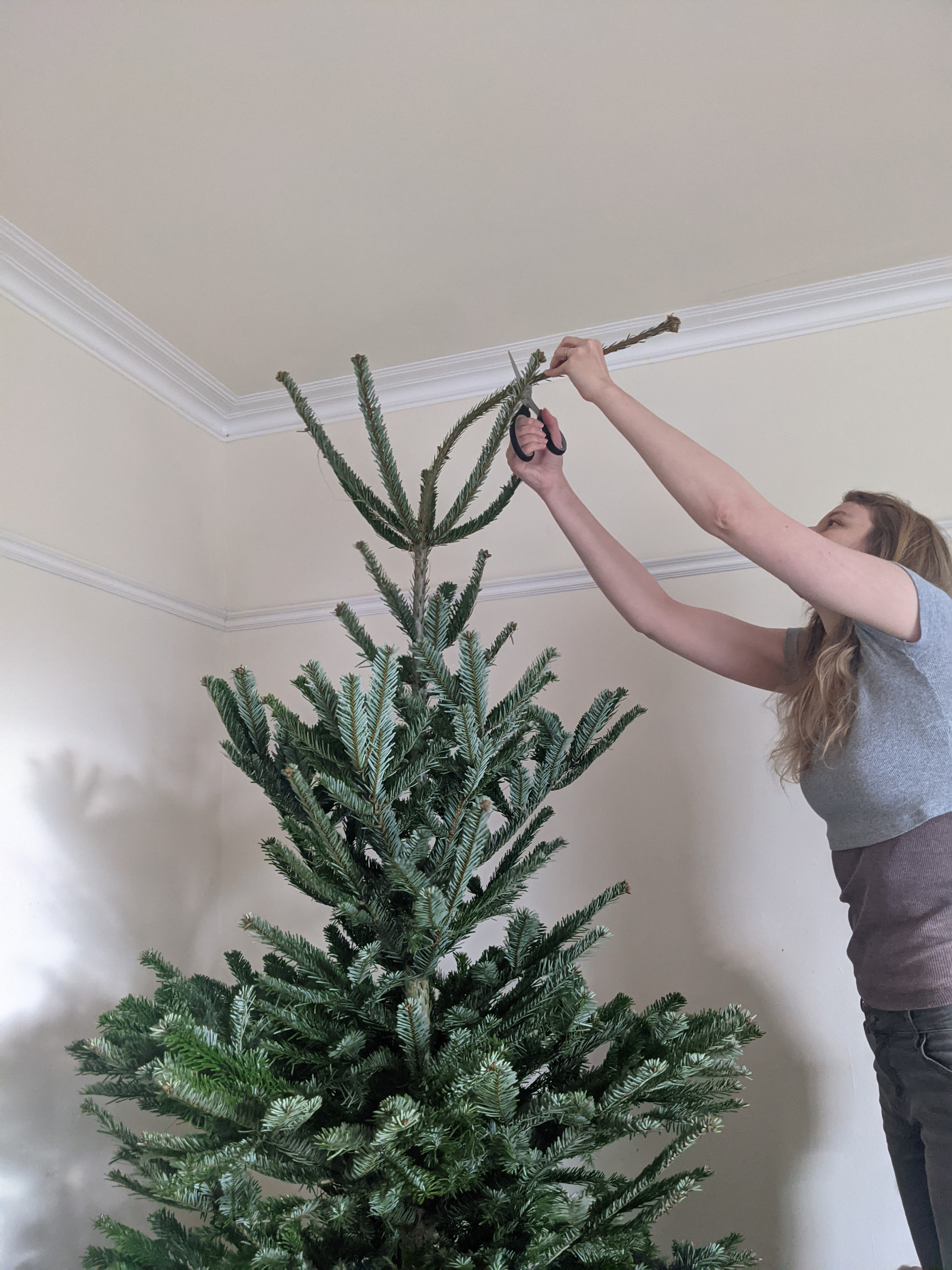 Christmas tree height adjustment